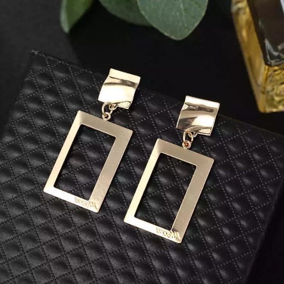 Last one! Boho Gold Geometric dangle earrings - Picture 3 of 3